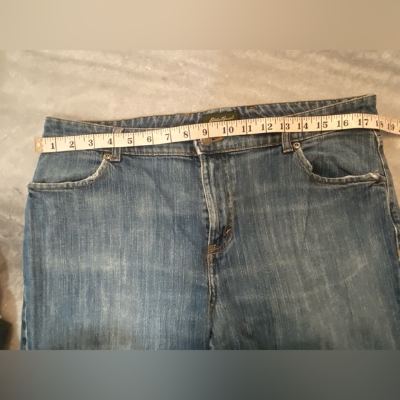 Eddie Bauer Flared Split Hem Medium Wash Denim Jeans Women’s Size 12 - Picture 12 of 12